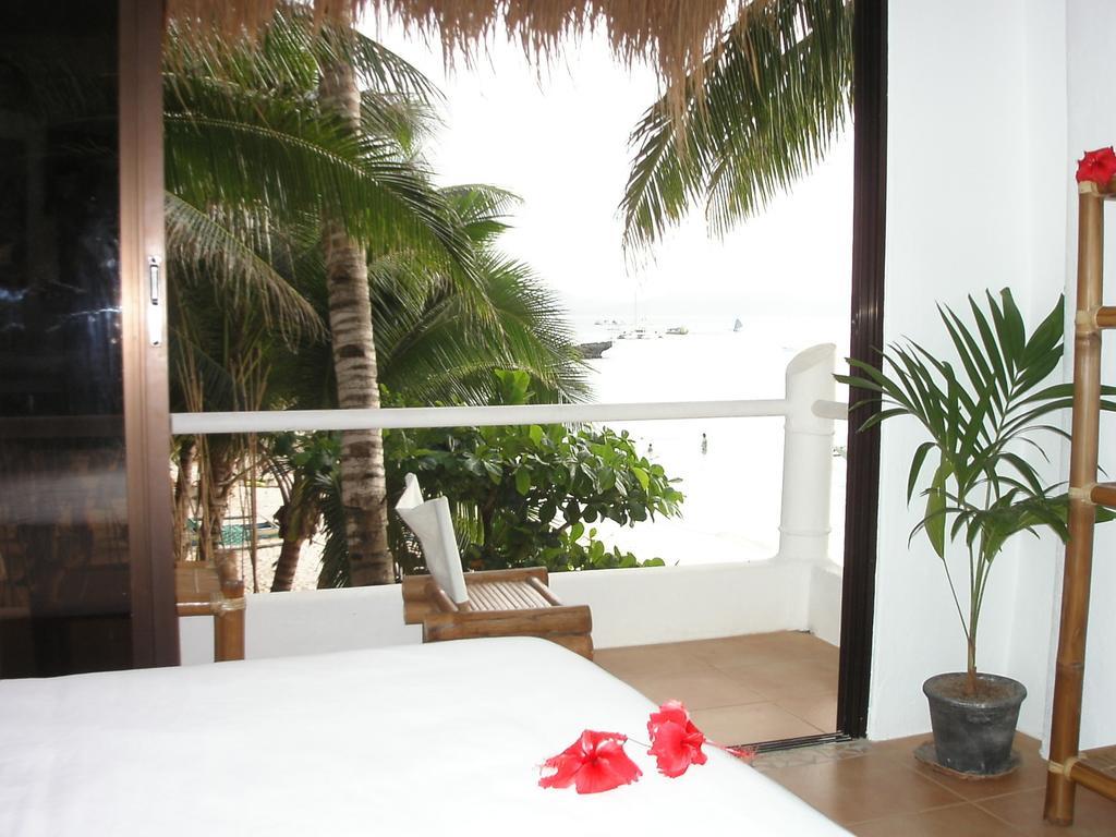 Artista Beach Villa Balabag  Kamer foto