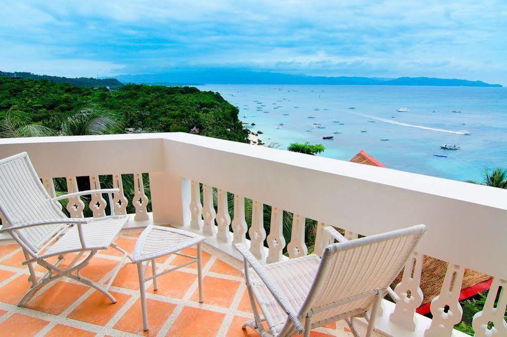 Artista Beach Villa Balabag  Buitenkant foto