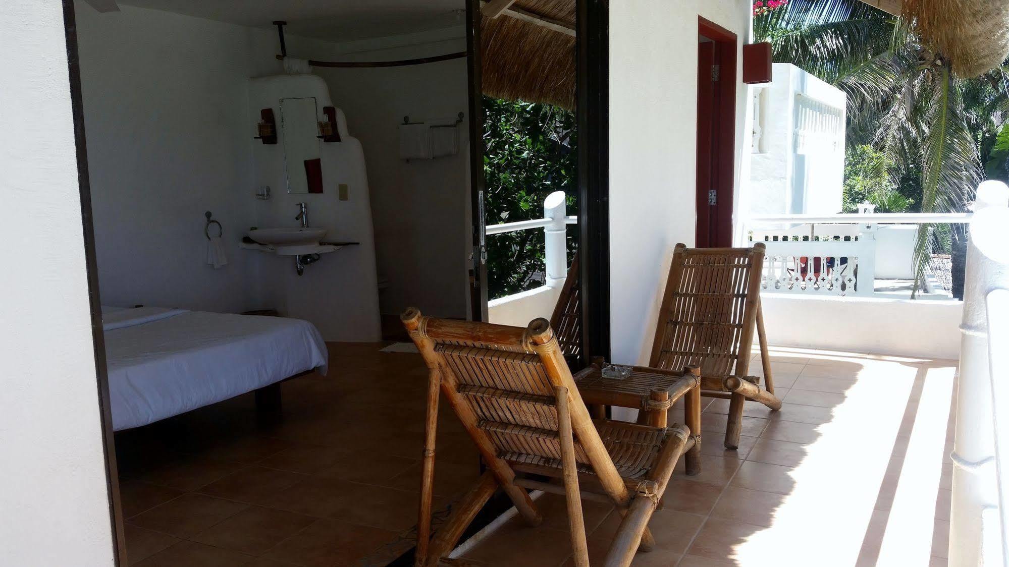 Artista Beach Villa Balabag  Buitenkant foto