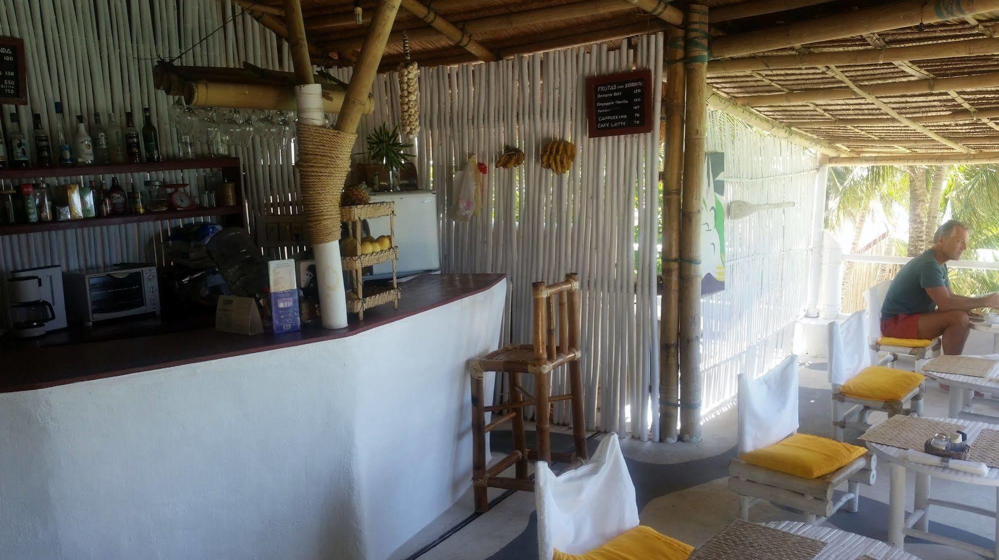 Artista Beach Villa Balabag  Buitenkant foto